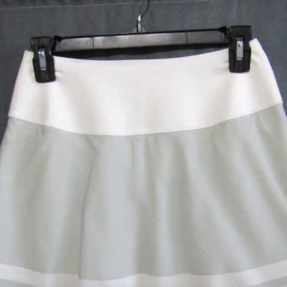 Puma Pwrshape White Gray Stripe Skort Skirt Size S Golf Tennis Pickleball New - Picture 2 of 14